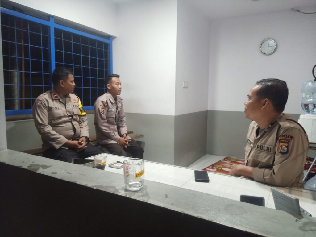 Bhabinkamtibmas Polsek Cadasari Sambangi Satpam Brikan Pesan Kamtibmas 8 WhatsApp Image 2023 08 25 at 05.26.04