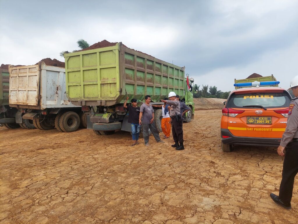 Sat Pamobvit Polres Pandeglang Patroli Lokasi Proyek Jalan Tol 7 WhatsApp Image 2023 08 25 at 05.57.02