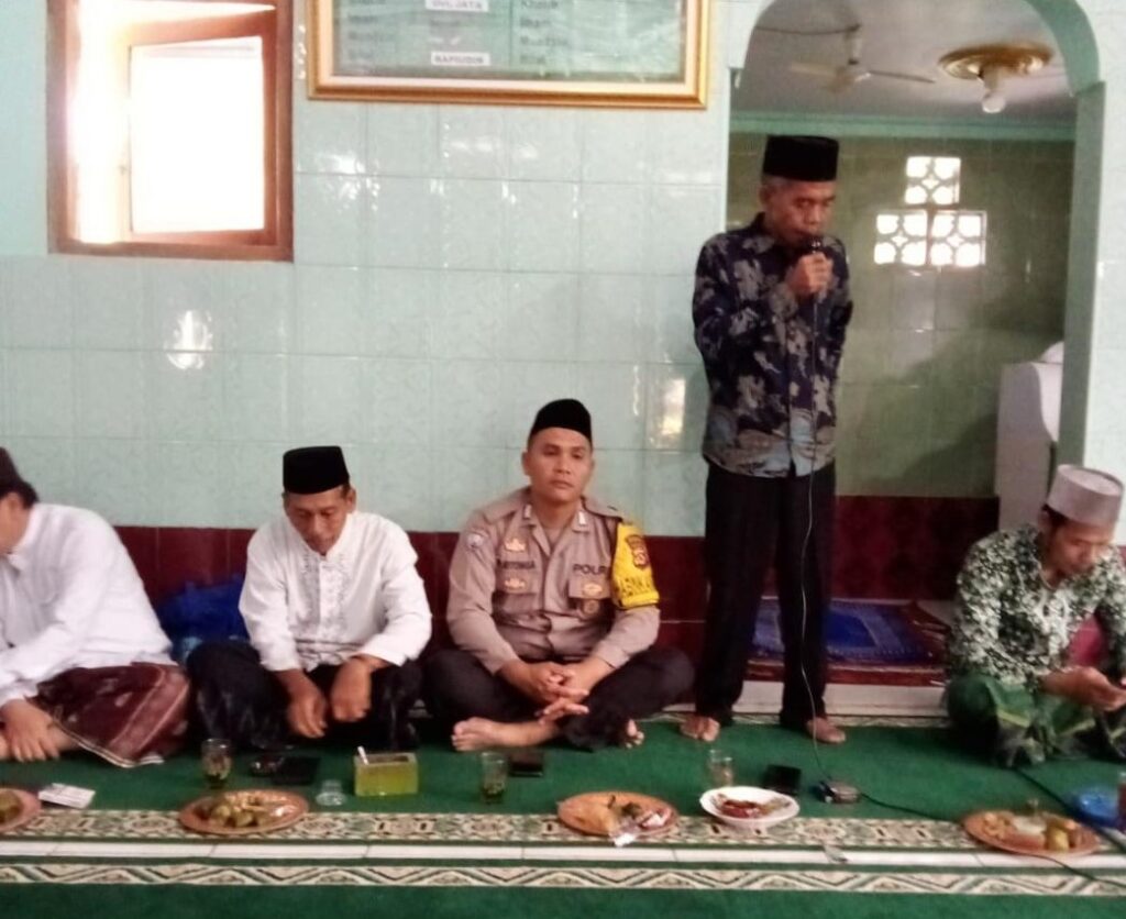 Bhabinkamtibmas Polsek Cikedal Hadiri Pengajian Rutin MUI 4 WhatsApp Image 2023 08 27 at 10.08.22