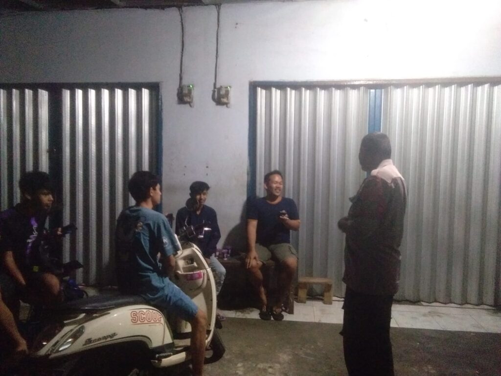 Polsek Menes Melakukan Patroli Kamtibmas di Wilayah Kecamatan Menes 4 WhatsApp Image 2023 10 07 at 13.22.22