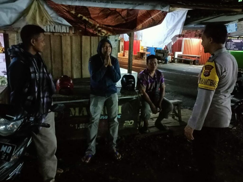 Polsek Bojong Gelar Patroli Malam Untuk Menjaga Kamtibmas 6 WhatsApp Image 2023 10 07 at 13.26.56