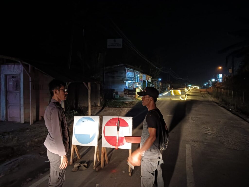 Patroli Mobile dan Sambang: Upaya Polsek Mandalawangi dalam Pencegahan Gangguan Kamtibmas 6 WhatsApp Image 2023 10 14 at 12.34.07