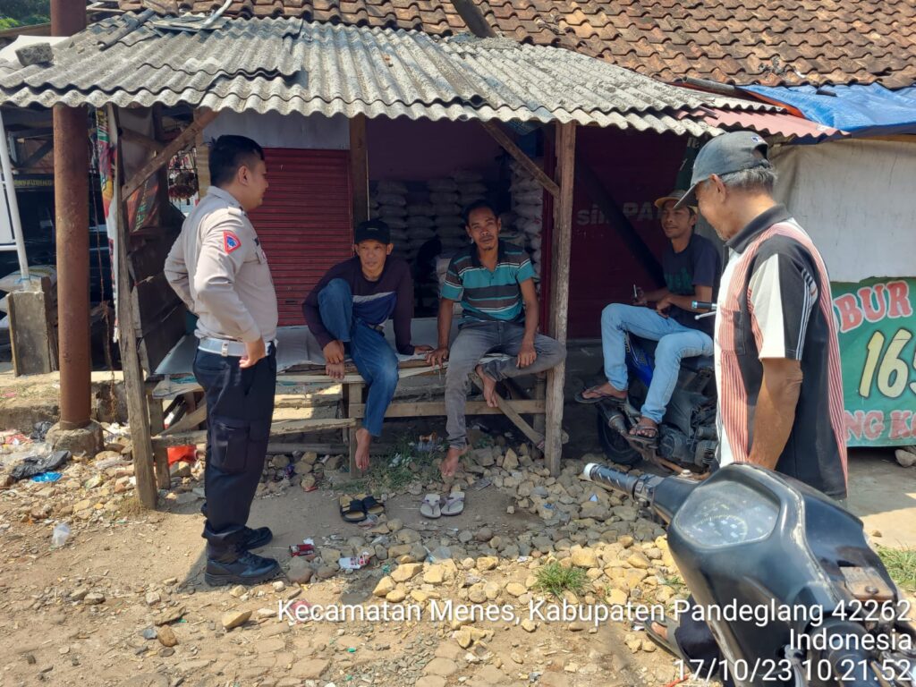 Polsek Menes Gandeng Tukang Ojek Sebagai Pelopor Keselamatan Berlalu Lintas 10 WhatsApp Image 2023 10 17 at 15.07.57