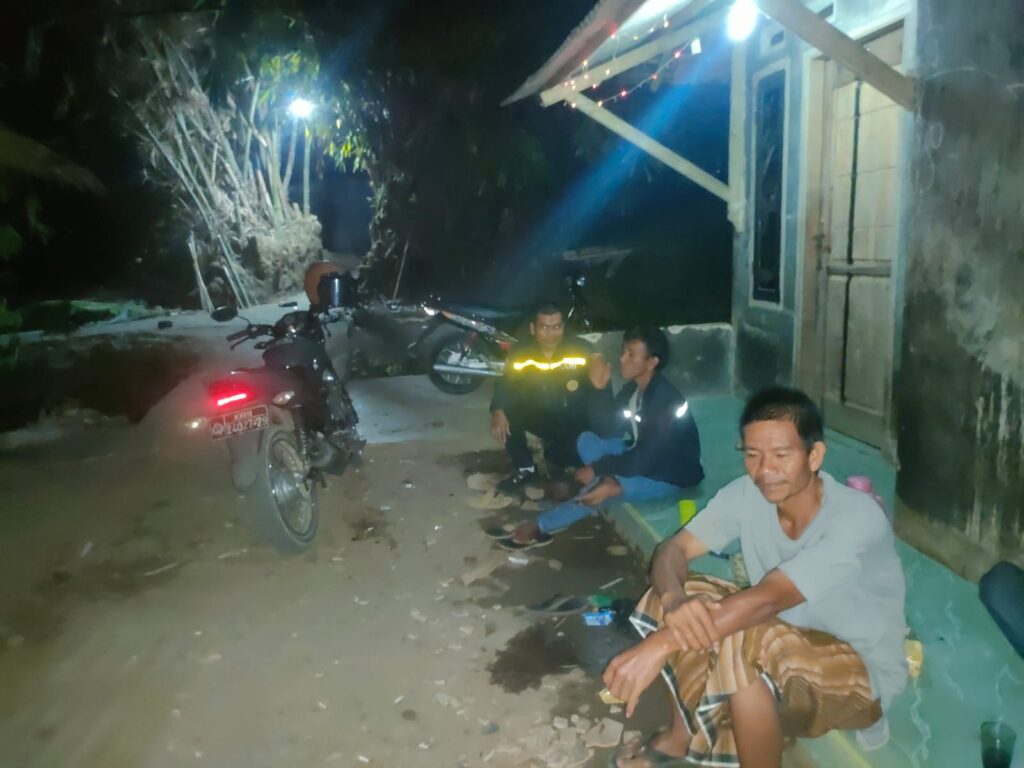 Polsek Pulosari Melaksanakan Patroli Dialogis untuk Mewujudkan Kamtibmas yang Aman 5 WhatsApp Image 2023 10 19 at 12.08.48