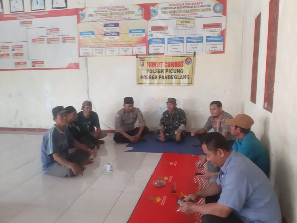 Polsek Picung Gelar Jumat Curhat dan Antisipasi Kebakaran 8 WhatsApp Image 2023 10 20 at 13.35.20