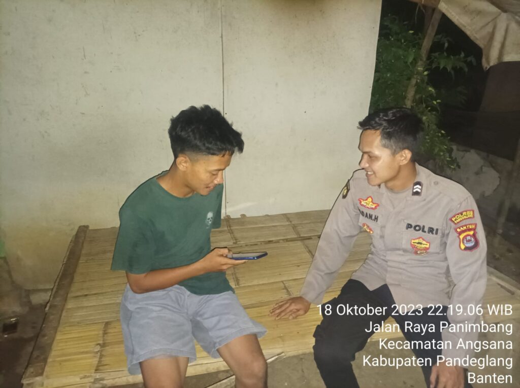 Anggota Piket Polsek Angsana Laksanakan Patroli Rutin Cegah Gangguan Kamtibmas 3 WhatsApp Image 2023 10 20 at 14.31.59
