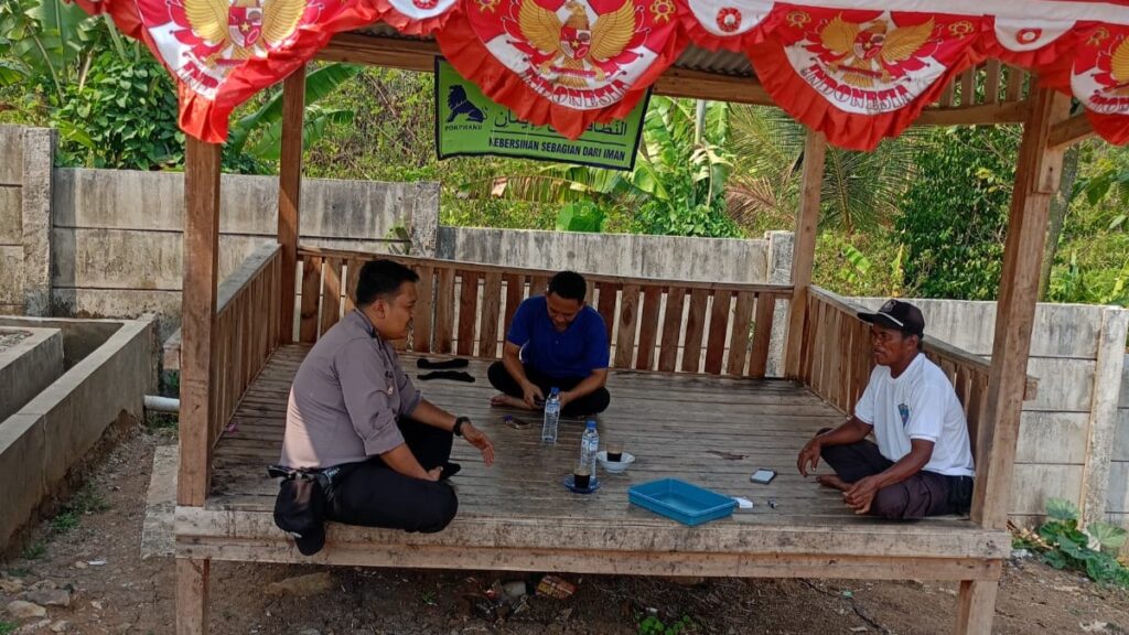 Bhabinkamtibmas Polsek Munjul Terus Sambang dan Jalin Silaturahmi dengan Warga 5 WhatsApp Image 2023 10 20 at 14.44.06