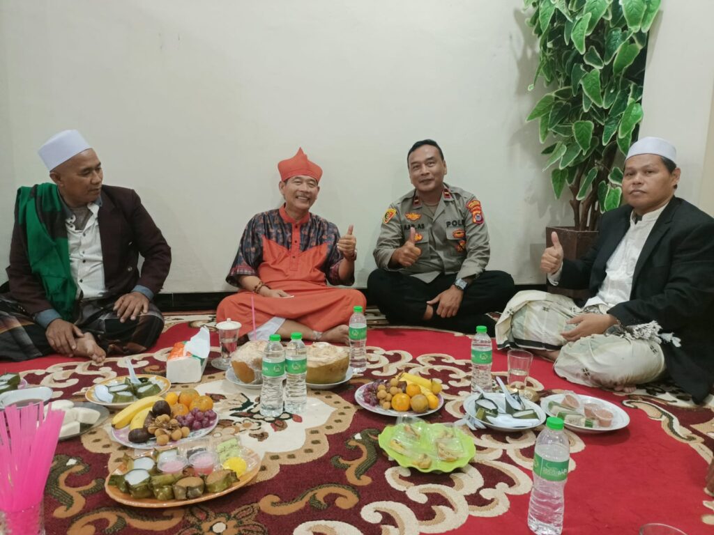 Polsek Pulosari Hadiri Peringatan Maulid Nabi Muhammad SAW 1445 H / 2023 9 WhatsApp Image 2023 10 22 at 11.53.25