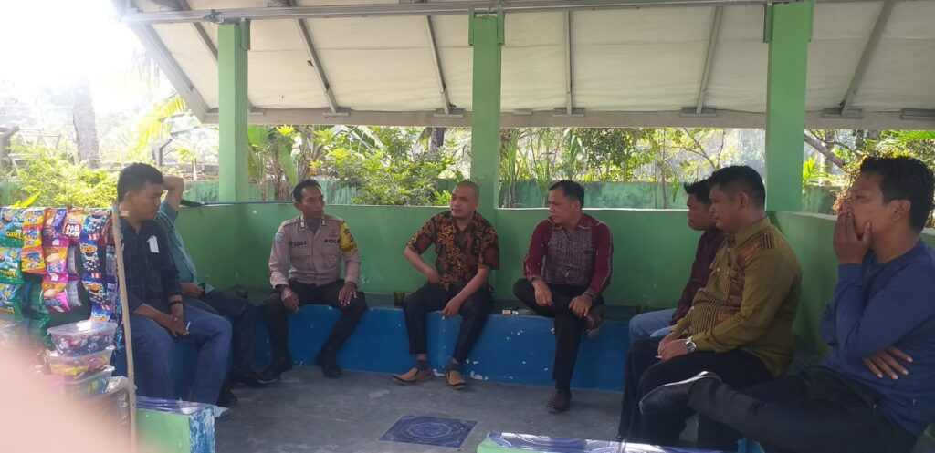 Polsek Carita Menyelenggarakan Pengamanan Rumah Ibadah 8 WhatsApp Image 2023 10 23 at 15.27.23