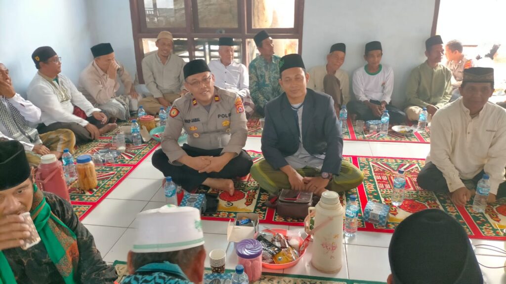 Kapolsek Panimbang Ikuti Pengajian PCNU Kabupaten Pandeglang di Desa Citereup 2 WhatsApp Image 2023 10 28 at 16.19.41