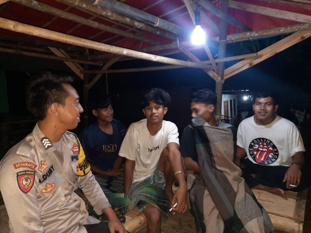 Patroli KRYD Malam Hari Polsek Cigeulis Wujudkan Kamtibmas Aman 5 WhatsApp Image 2023 11 01 at 08.55.43