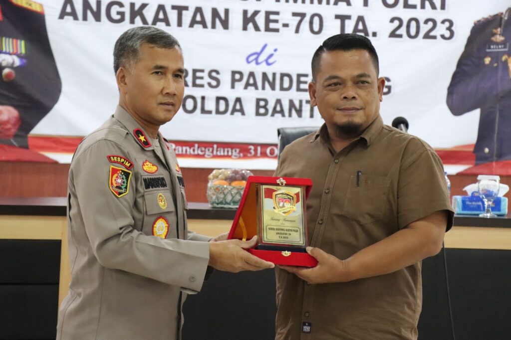 Polres Pandeglang Terima Kunjungan Kasespimma dan Membuka Kegiatan Praktek Kerja Profesi Serdik Sespimma Polri Angkatan 70 1 WhatsApp Image 2023 11 01 at 11.58.37