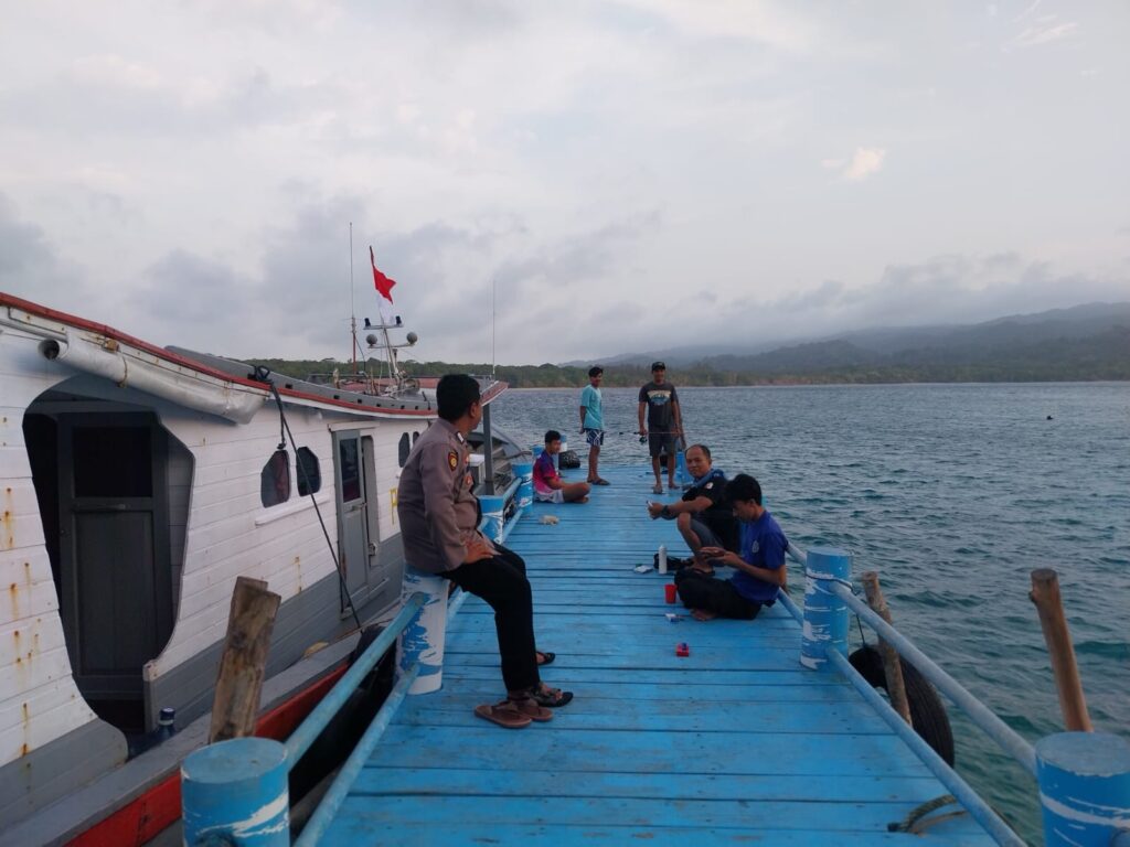 Polsek Sumur dan Pihak Terkait Gelar Patroli Perlindungan Perairan Ujung Kulon 6 WhatsApp Image 2023 11 07 at 20.31.06