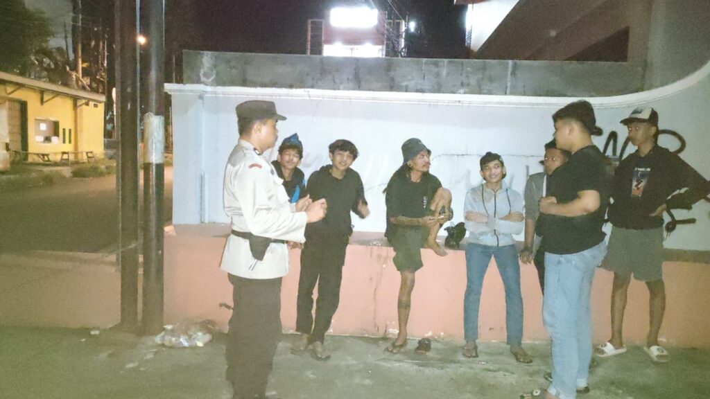 Polsek Pandeglang Gencar Lakukan Patroli dan Himbauan untuk Ciptakan Kamtibmas yang Aman 4 WhatsApp Image 2023 11 12 at 05.57.13