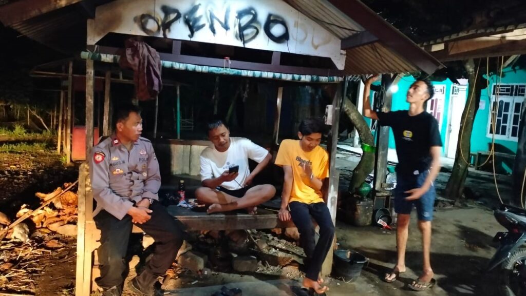 Polsek Cadasari Tingkatkan Patroli Malam sebagai Pelayanan Prima 10 WhatsApp Image 2023 11 12 at 06.14.38