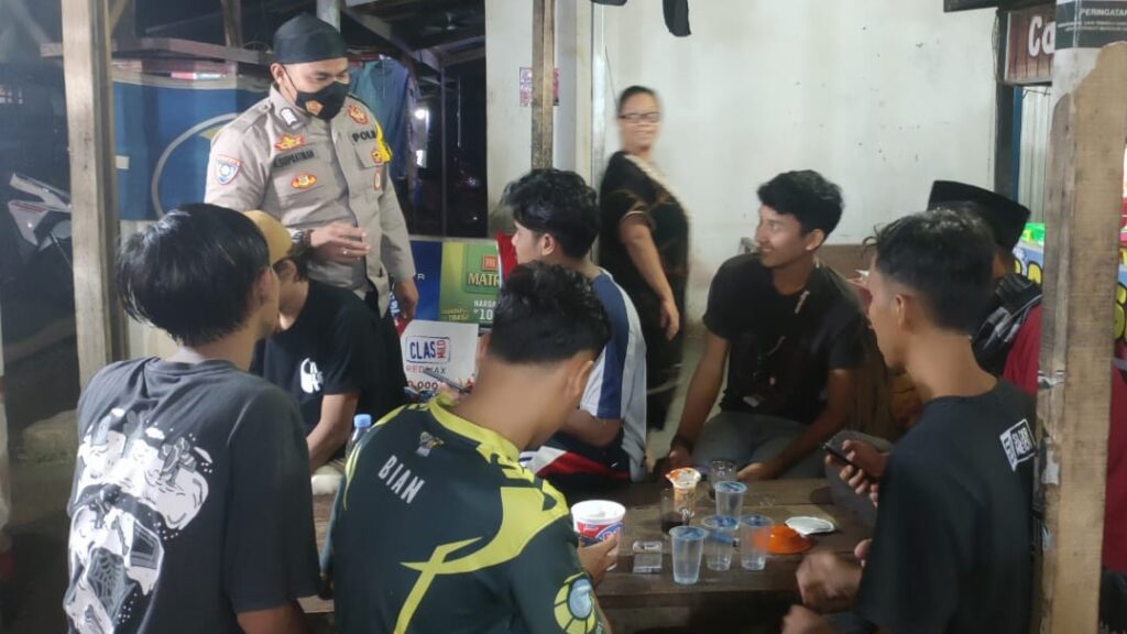 Polsek Munjul Gelar Patroli Malam untuk Cegah Kriminalitas 8 WhatsApp Image 2023 11 12 at 11.12.12