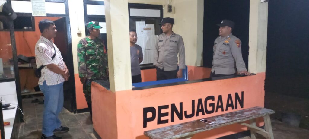 Polsek Picung dan Koramil Bersinergi Melaksanakan Patroli Malam 9 WhatsApp Image 2023 11 12 at 11.22.54