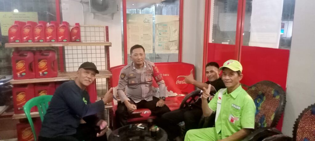 Polsek Saketi Gelar Patroli Malam untuk Memelihara Kamtibmas 7 WhatsApp Image 2023 11 18 at 12.16.51