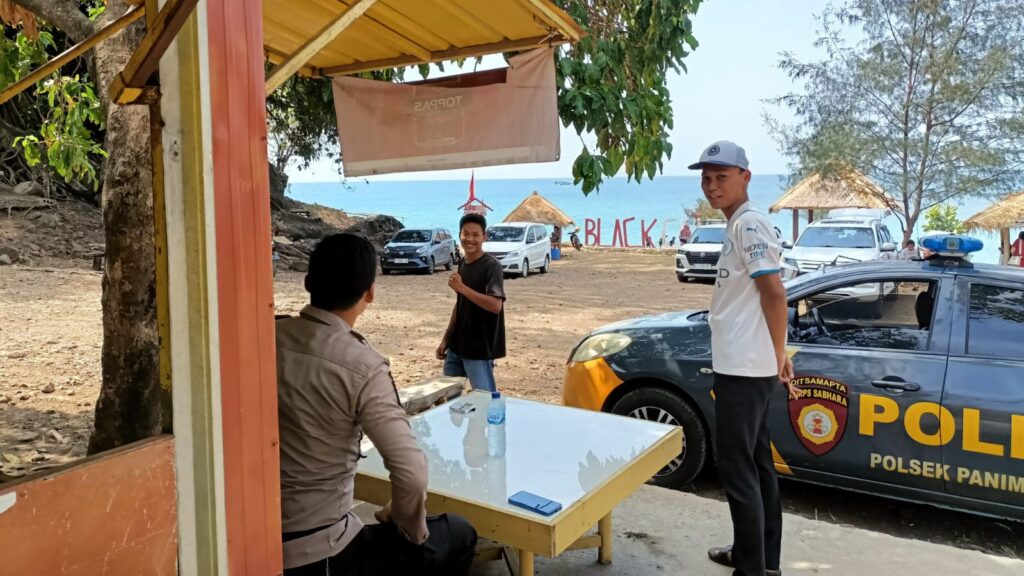 Polsek Panimbang Lakukan Pengamanan dan Monitoring di Obyek Wisata Tanjung Lesung dan Batu Hideng 5 WhatsApp Image 2023 11 18 at 16.49.01