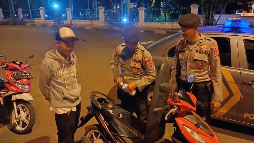 Sat Samapta Polres Pandeglang Gelar Patroli Malam Akhir Pekan untuk Menciptakan Kamtibmas yang Kondusif 4 WhatsApp Image 2023 12 09 at 06.32.58