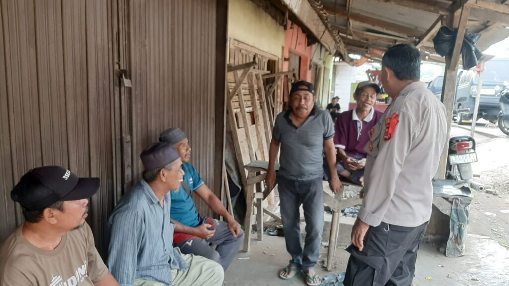 Kapolsek Bojong Jalin Kedekatan Dengan Masyarakat Melalui Sambang Dialogis 2 WhatsApp Image 2023 12 21 at 12.06.43