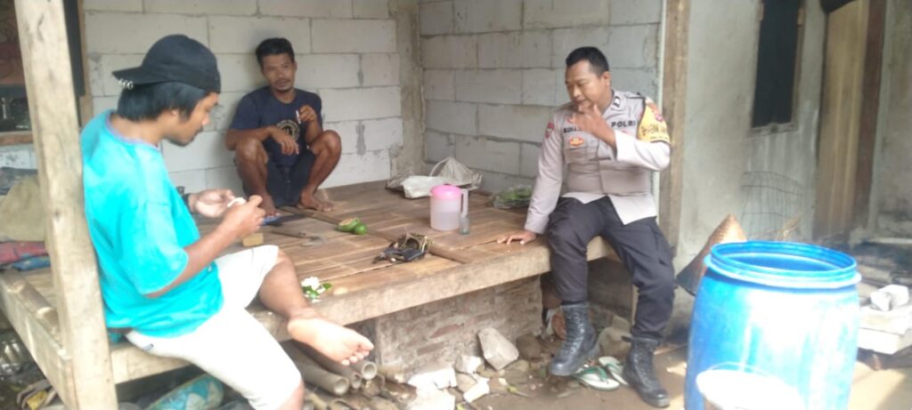 Polsek Munjul Gelar Kegiatan Rutin Yang Ditingkatkan (KRYD) di Munjul 4 WhatsApp Image 2023 12 25 at 01.54.33