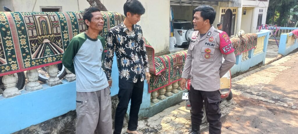 Polsek Saketi Terus Lakukan Sambang Warga dan Dialogis untuk Menjaga Kamtibmas 4 WhatsApp Image 2023 12 29 at 15.05.15