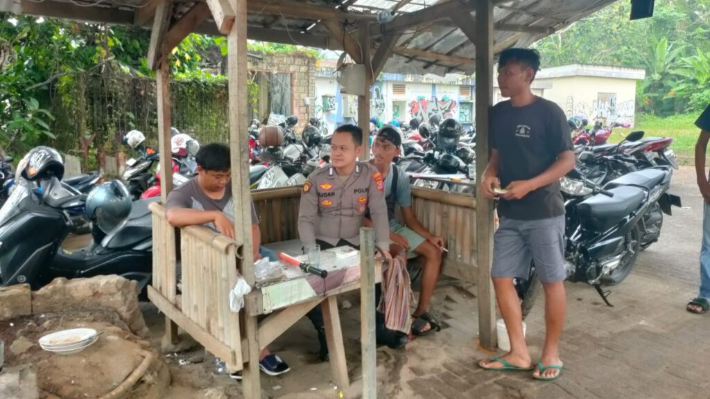 Polsek Carita Tingkatkan Patroli Siang untuk Ciptakan Kondusifitas Kamtibmas 9 WhatsApp Image 2023 12 29 at 15.21.23