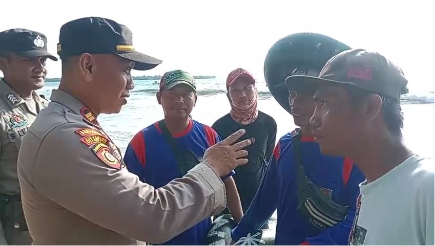 Imbauan Keselamatan Kapolsek Carita: Berhati-hati Saat Melaut di Musim Cuaca Kurang Baik 5 carita