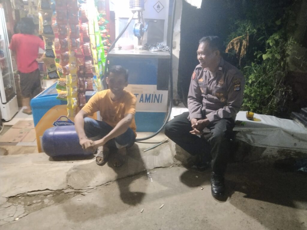 Polsek Cadasari Intensifkan Patroli Malam untuk Jaga Keamanan dan Ketertiban Masyarakat 10 WhatsApp Image 2024 04 22 at 07.02.58