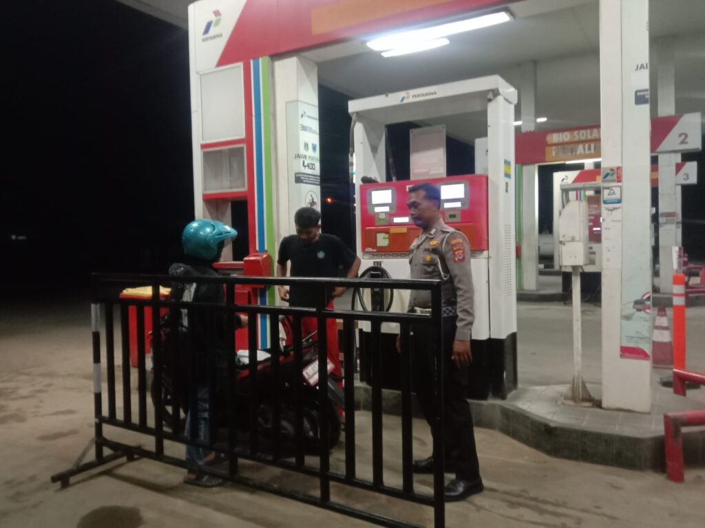 Polsek Carita Terus Tingkatkan Keamanan dan Kenyamanan Masyarakat Melalui Patroli Rutin 1 WhatsApp Image 2024 04 22 at 07.10.32