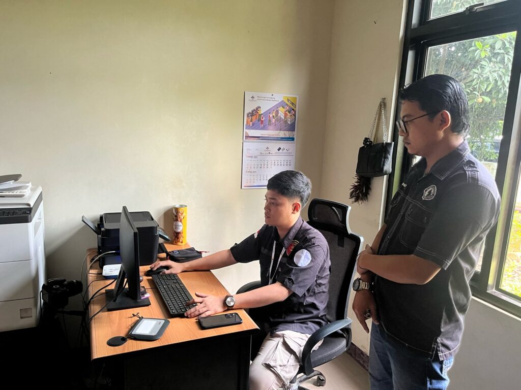 Upgrade Sistem Komputer SKCK di Polsek Cadasari: Peningkatan Layanan untuk Masyarakat 6 WhatsApp Image 2024 04 24 at 09.37.33