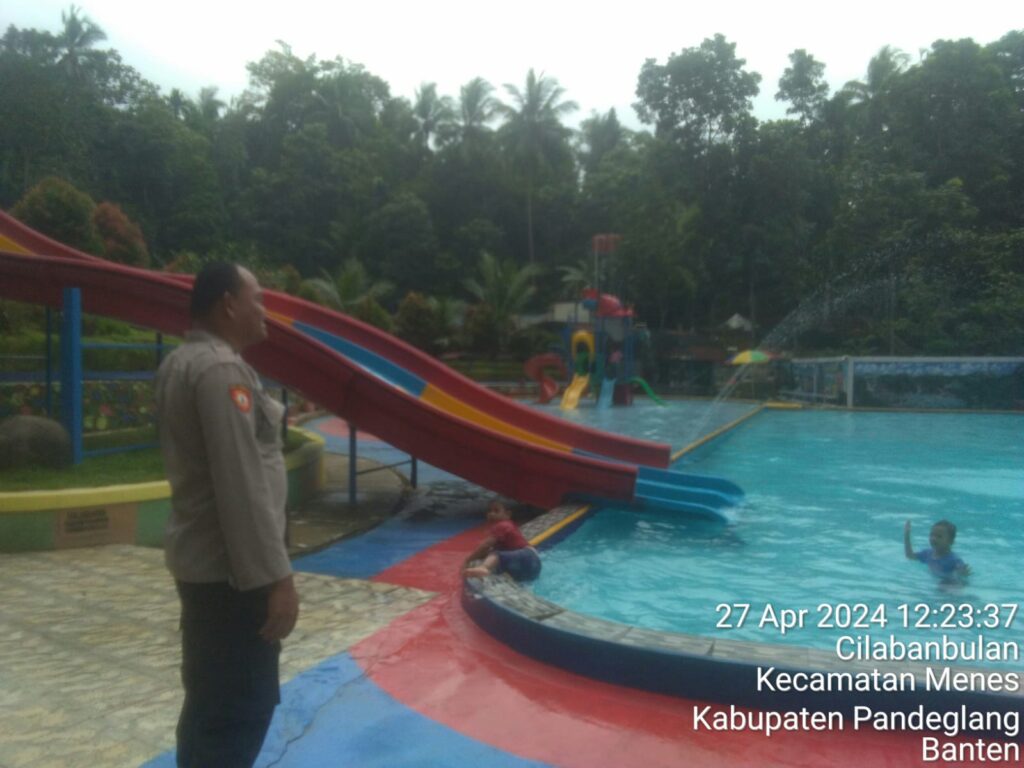 Polsek Menes Patroli Tempat Wisata, Sejumlah Kolam Renang Diberi Himbauan 1 WhatsApp Image 2024 04 27 at 15.11.21