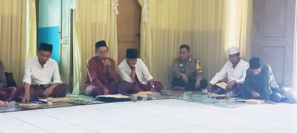 Polsek Picung Polres Pandeglang Hadiri Acara Pengajian Rutin dan Silaturahmi di Desa Cililitan 1 WhatsApp Image 2024 05 04 at 12.33.07