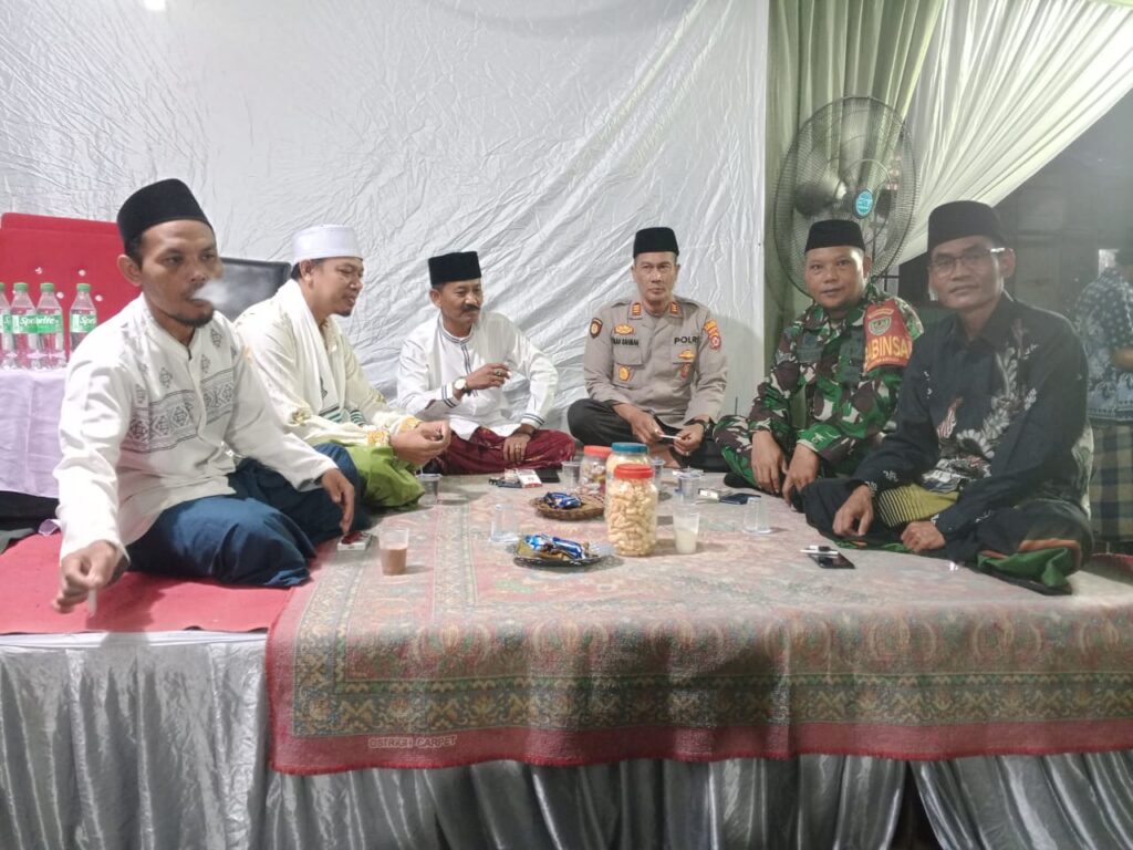 Kapolsek Angsana Polres Pandeglang Bersama Muspika, Hadiri Kegiatan Pengajian di Desa Padamulya Kecamatan Angsana 10 WhatsApp Image 2024 05 07 at 05.37.56