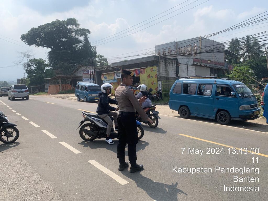 Polres Pandeglang: Personel Samapta Rutin Lakukan Gatur Pagi untuk Kamseltibcarlantas 4 WhatsApp Image 2024 05 07 at 18.19.18