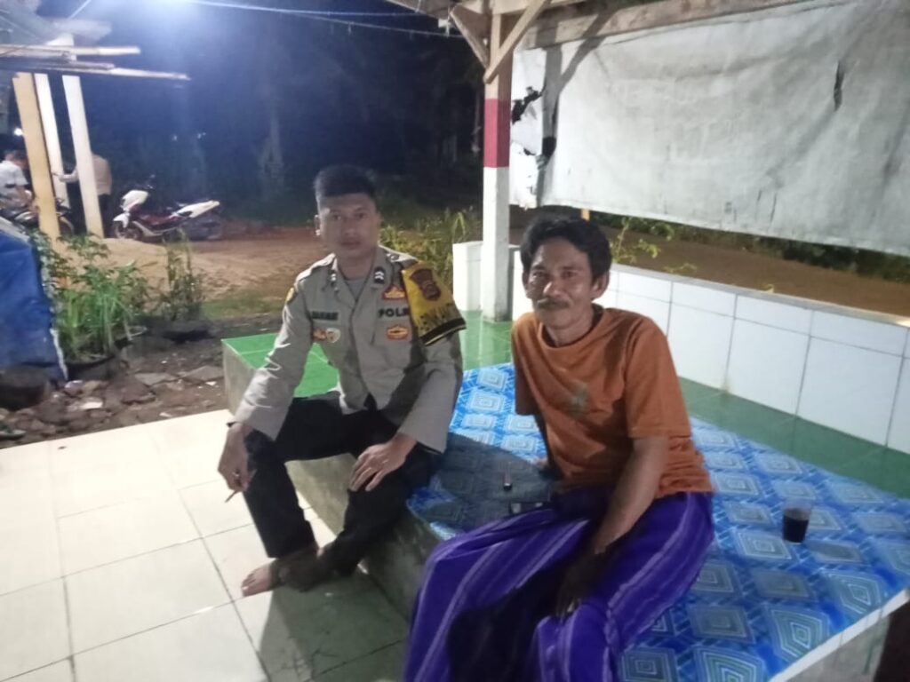 Anggota Polsek Pagelaran Intensifkan Patroli Cegah Kriminalitas 9 WhatsApp Image 2024 05 18 at 06.39.33