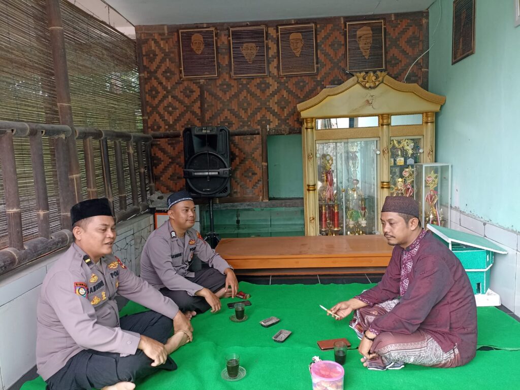 Polsek Saketi Polres Pandeglang Sambangi Tokoh Agama Berikan Pesan Kamtibmas 1 WhatsApp Image 2024 05 18 at 06.59.49
