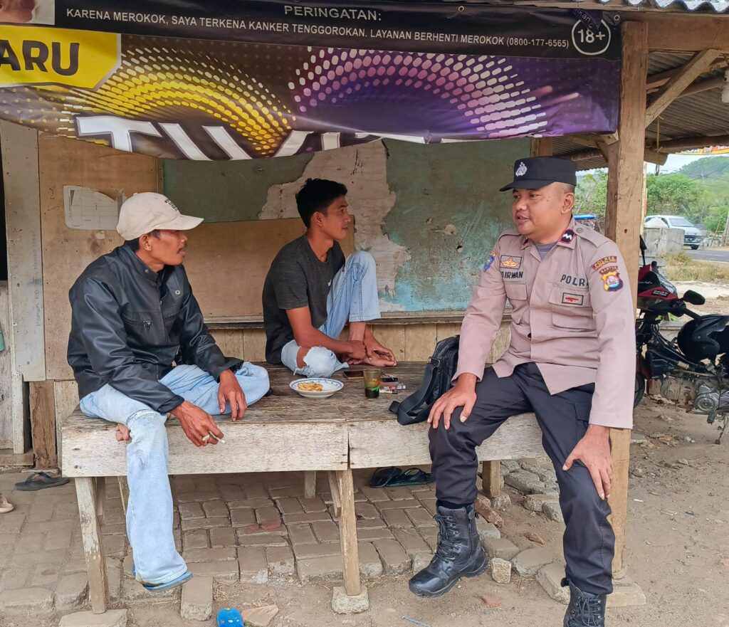 Anggota Polsek Cibaliung Laksanakan Sambang kepada Warga Binaan 3 WhatsApp Image 2024 05 18 at 11.54.03