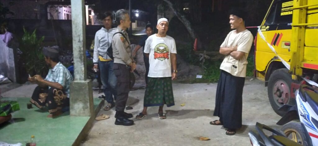 Bhabinkamtibmas Polsek Cadasari Membangun Kemitraan dengan Masyarakat Melalui Kunjungan Rutin 8 WhatsApp Image 2024 05 19 at 01.37.34
