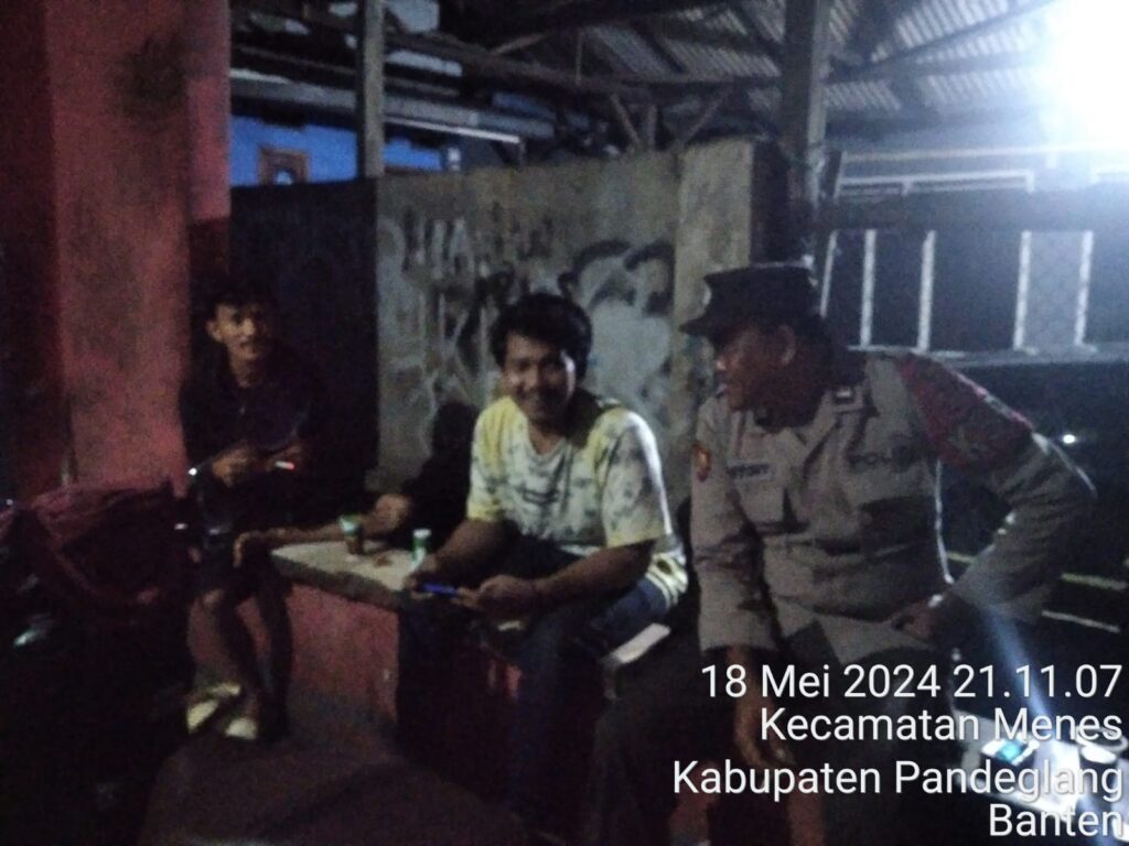 Personel Polsek Menes Polres Pandeglang Laksanakan Patroli KRYD untuk Jaga Kamtibmas 6 WhatsApp Image 2024 05 19 at 14.18.31