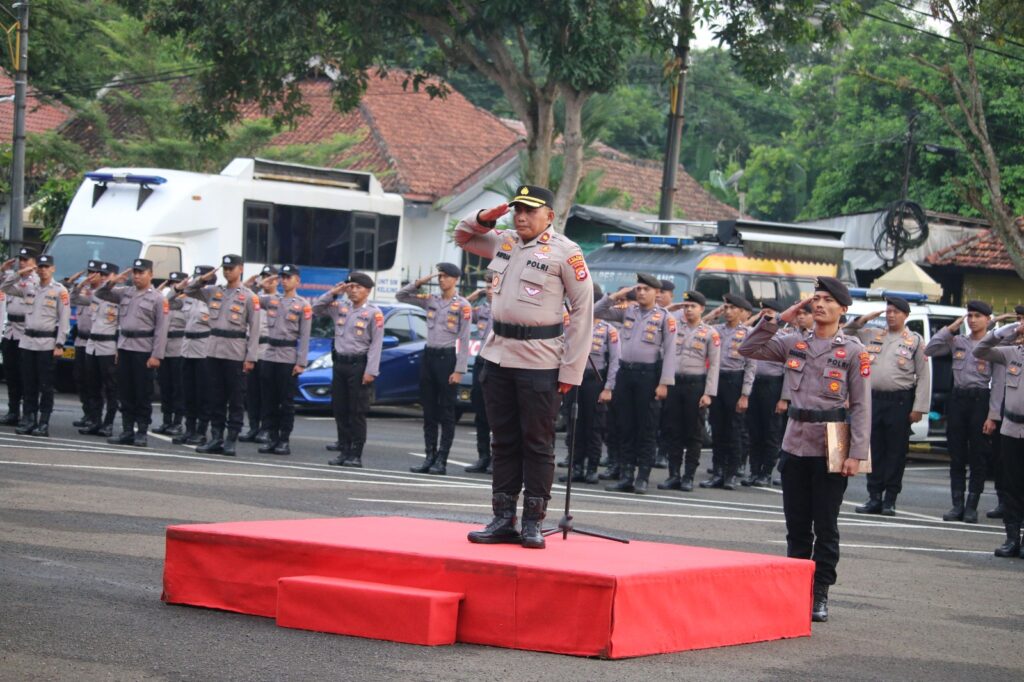 Polres Pandeglang Gelar Upacara Bendera dalam Rangka Hari Kesadaran Nasional 3 WhatsApp Image 2024 05 20 at 08.17.00