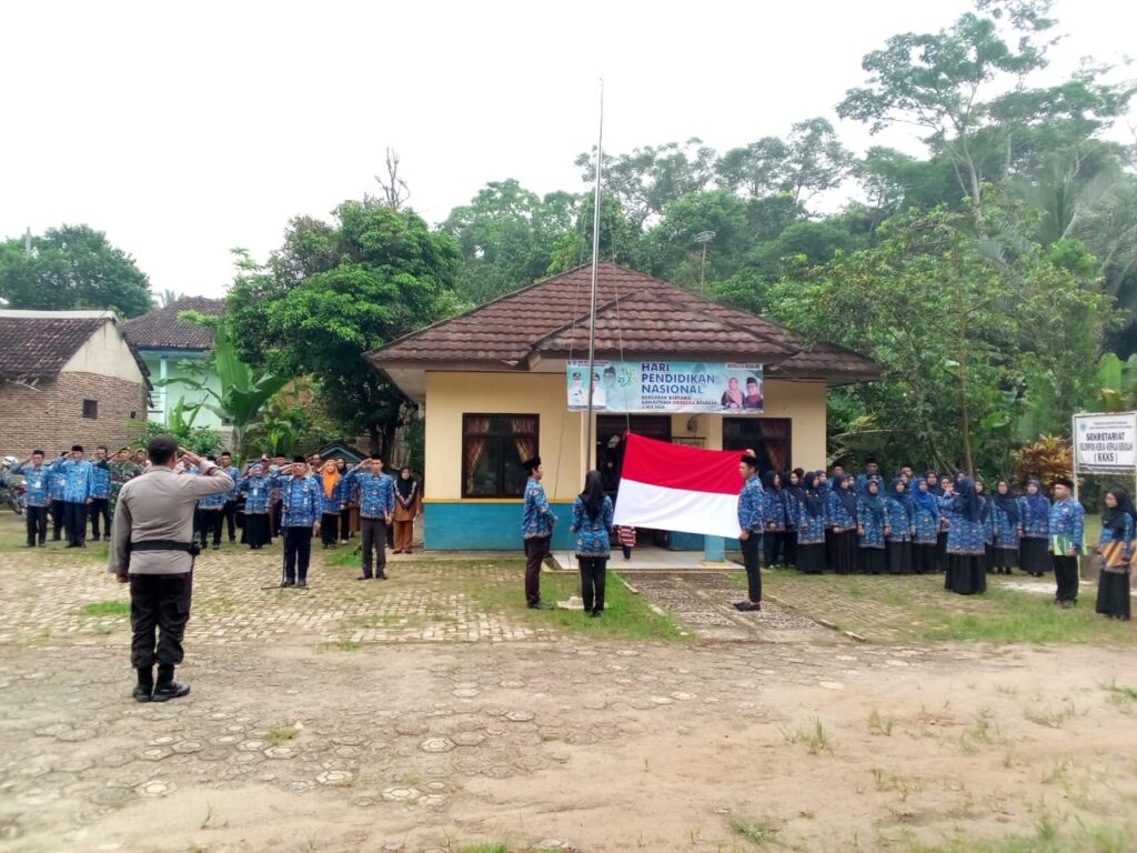 Polsek Bojong Polres Pandeglang Gelar Upacara Peringatan Hari Kebangkitan Nasional ke-116 7 WhatsApp Image 2024 05 20 at 09.53.17