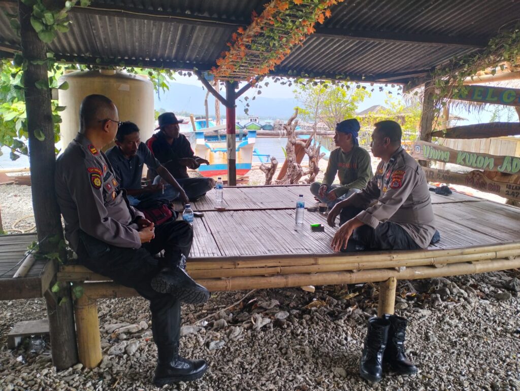 Kapolsek Sumur Polres Pandeglang Sambangi Pengusaha dan Pengelola Tempat Wisata 10 WhatsApp Image 2024 05 20 at 11.51.08