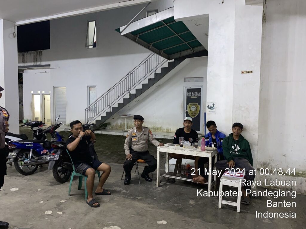 Sat Samapta Polres Pandeglang Tingkatkan Kedekatan dengan Warga melalui Patroli dan Sambang 2 WhatsApp Image 2024 05 21 at 05.51.24