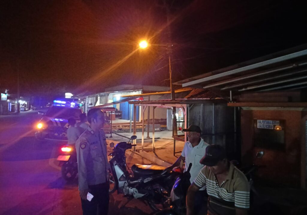Bhabinkamtibmas Polsek Bojong Polres Pandeglang Polda Banten Laksanakan Sambang Warga di Desa Cijakan 6 WhatsApp Image 2024 05 21 at 07.59.41