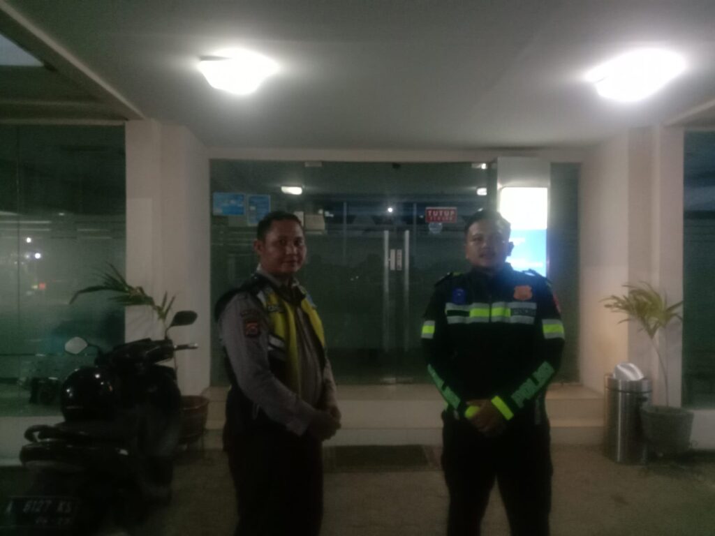 Polsek Labuan Polres pandeglang Gelar Patroli dan Pengamanan Ditingkatkan untuk Mencegah Tindak Kriminalitas 7 WhatsApp Image 2024 05 22 at 22.17.01
