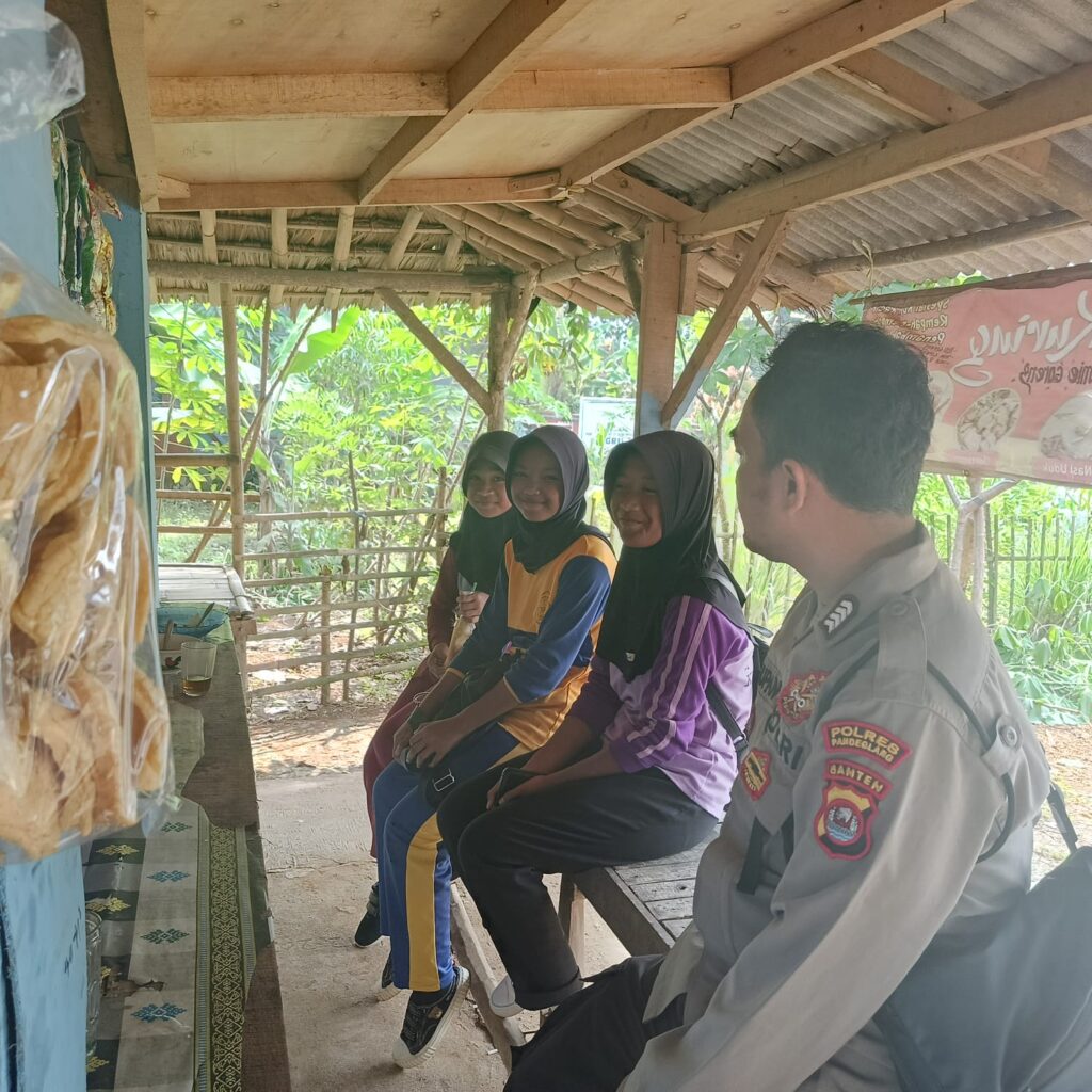 Polsek Picung Laksanakan Sambang DDS Upaya Ciptakan Kamtibmas Kondusif 7 WhatsApp Image 2024 05 23 at 01.13.58