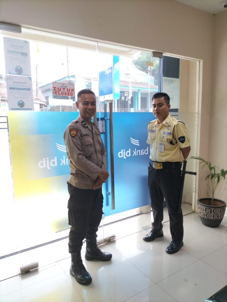 Patroli Obvit Polsek Saketi, Ciptakan Situasi Kamtibmas Yang Aman dan Kondusif di area Bank BJB 7 WhatsApp Image 2024 05 23 at 22.03.17