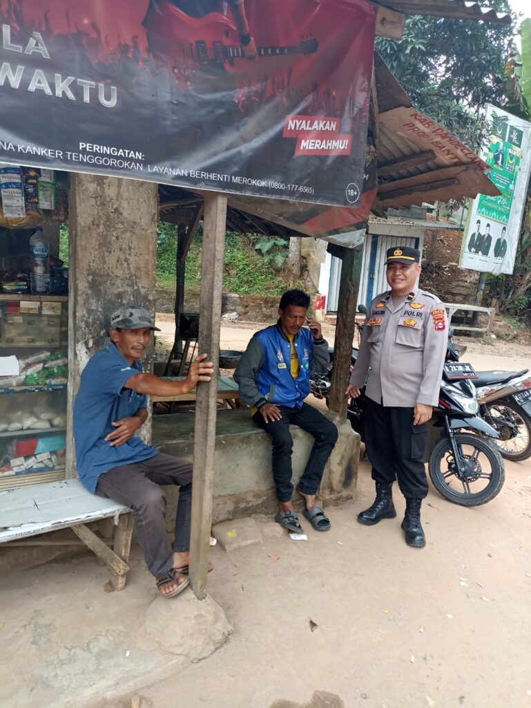 Kanit Binmas Polsek Saketi Polres Pandeglang Sambang dan Silaturahmi di Pangkalan Ojek 8 WhatsApp Image 2024 05 23 at 22.03.25